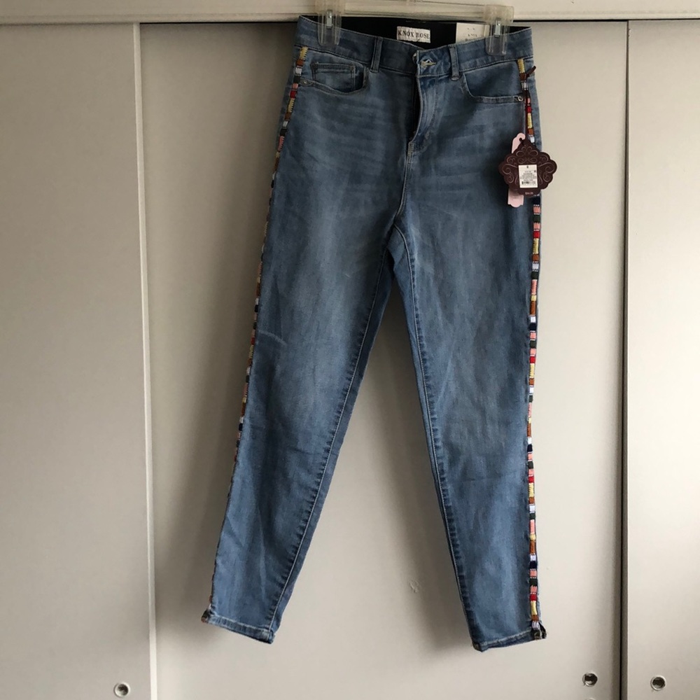 Knox Rose Skinny Jeans with stitching on the sides
